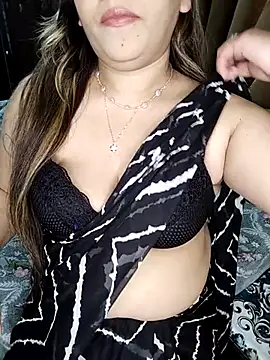 Snapshot of Sweet-janvi chatting on 12/18/25, 06:36 Sweet-janvi online show from 12/18/25, 06:36