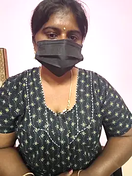 Snapshot of blackqueen-tamil chatting on 12/18/25, 03:07 blackqueen-tamil online show from 12/18/25, 03:07