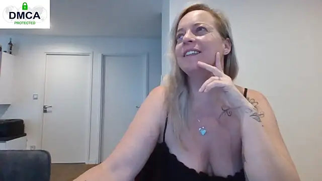 Snapshot of Miss-Chupagirly chatting on 07/16/26, 08:20 Miss-Chupagirly online show from 07/16/26, 08:20