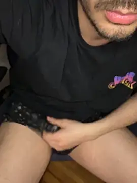 Snapshot of SXkinkyturk chatting on 12/22/25, 02:36 SXkinkyturk online show from 12/22/25, 02:36