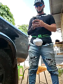 Snapshot of PIGHIGHDIRTY_p0 chatting on 03/04/26, 07:31 PIGHIGHDIRTY p0 online show from 03/04/26, 07:31