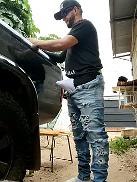 Snapshot of PIGHIGHDIRTY_p0 chatting on 03/13/26, 04:57 PIGHIGHDIRTY p0 online show from 03/13/26, 04:57