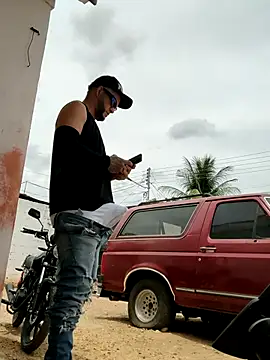 Snapshot of PIGHIGHDIRTY_p0 chatting on 04/06/26, 05:25 PIGHIGHDIRTY p0 online show from 04/06/26, 05:25