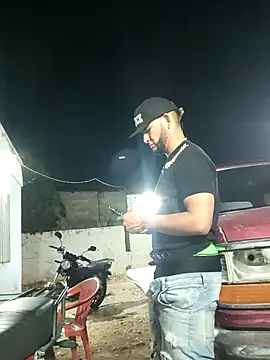 Snapshot of PIGHIGHDIRTY_p0 chatting on 04/10/26, 05:34 PIGHIGHDIRTY p0 online show from 04/10/26, 05:34