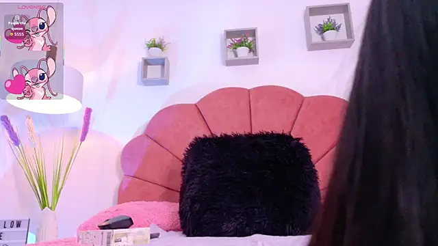 Luna Blumer online show from 01/13/26, 07:41