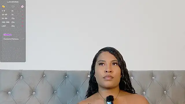 izzybelmonth12 online show from 02/19/26, 08:27