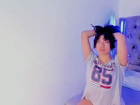 Mia Cavalli online show from 12/18/25, 09:43