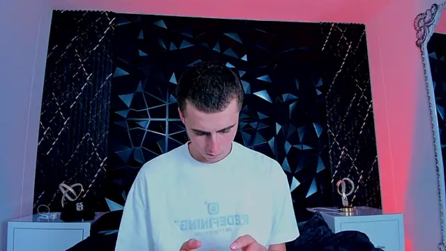 Snapshot of SpaceBoy1 chatting on 02/13/26, 09:11 SpaceBoy1 online show from 02/13/26, 09:11