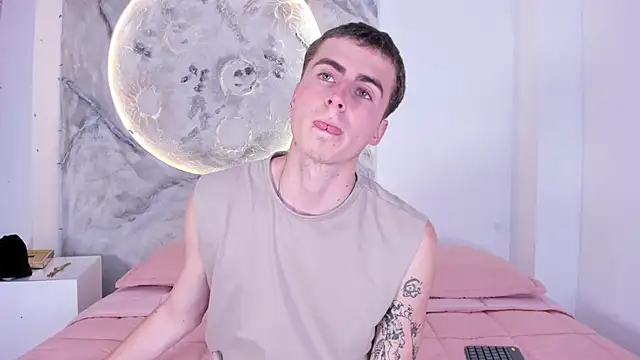 Snapshot of SpaceBoy1 chatting on 02/27/26, 08:53 SpaceBoy1 online show from 02/27/26, 08:53