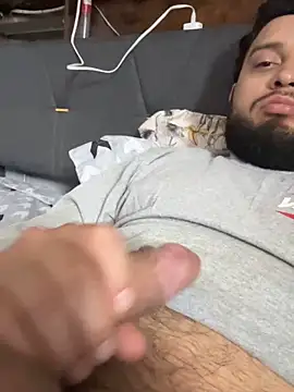 Snapshot of GaveBulk chatting on 12/20/25, 06:26 GaveBulk online show from 12/20/25, 06:26