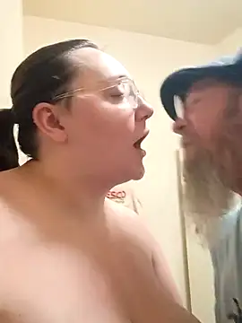 Snapshot of pinkcheetah12 chatting on 03/28/26, 03:44 pinkcheetah12 online show from 03/28/26, 03:44