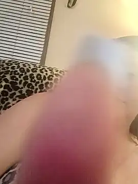 Snapshot of pinkcheetah12 chatting on 04/03/26, 12:08 pinkcheetah12 online show from 04/03/26, 12:08