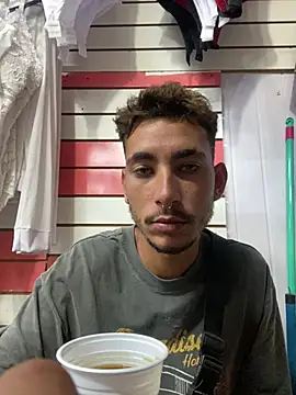 Snapshot of GuioficialBr chatting on 01/19/26, 03:05 GuioficialBr online show from 01/19/26, 03:05