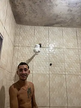 Snapshot of GuioficialBr chatting on 02/21/26, 01:56 GuioficialBr online show from 02/21/26, 01:56