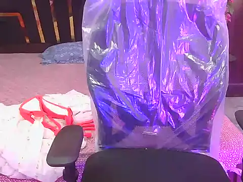 Snapshot of bold-smirthii chatting on 04/19/26, 03:28 bold-smirthii online show from 04/19/26, 03:28