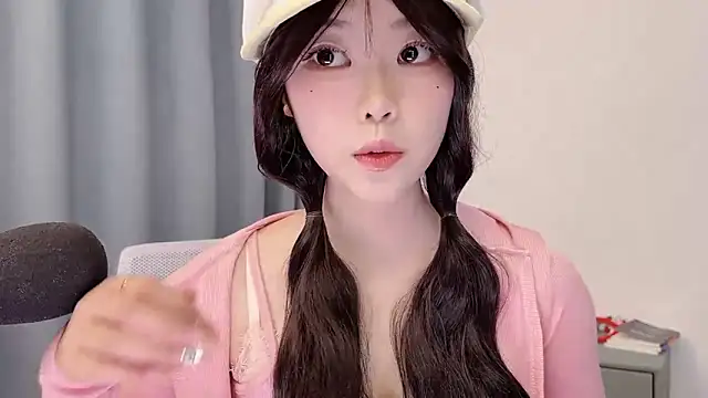 Snapshot of smalldaisy chatting on 03/20/26, 02:27 smalldaisy online show from 03/20/26, 02:27