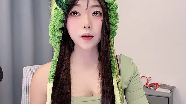 Snapshot of smalldaisy chatting on 03/21/26, 02:16 smalldaisy online show from 03/21/26, 02:16