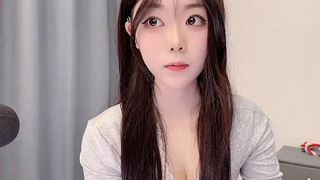 Snapshot of smalldaisy chatting on 03/23/26, 02:37 smalldaisy online show from 03/23/26, 02:37