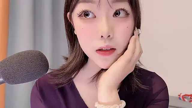 Snapshot of smalldaisy chatting on 03/28/26, 02:33 smalldaisy online show from 03/28/26, 02:33