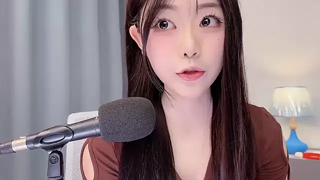 Snapshot of smalldaisy chatting on 03/31/26, 02:35 smalldaisy online show from 03/31/26, 02:35