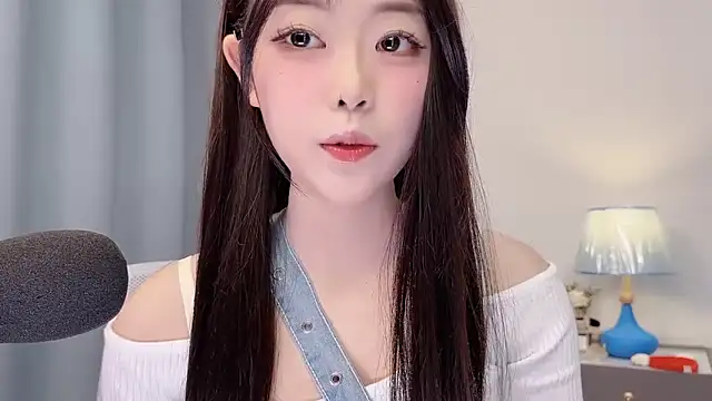 Snapshot of smalldaisy chatting on 04/02/26, 02:42 smalldaisy online show from 04/02/26, 02:42