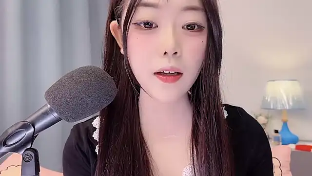 Snapshot of smalldaisy chatting on 04/04/26, 02:32 smalldaisy online show from 04/04/26, 02:32