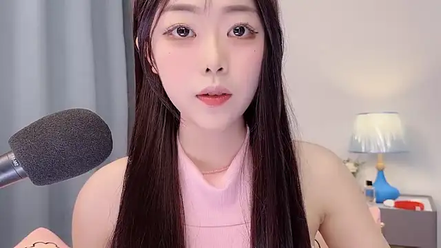 Snapshot of smalldaisy chatting on 04/07/26, 02:45 smalldaisy online show from 04/07/26, 02:45