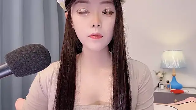 Snapshot of smalldaisy chatting on 04/17/26, 02:47 smalldaisy online show from 04/17/26, 02:47