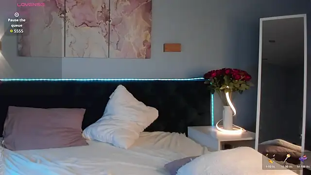 Mary Hart online show from 12/19/25, 02:46