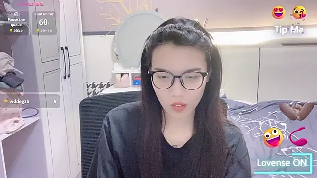 zhnmjx2025 online show from 04/11/26, 02:21