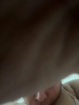 Snapshot of Yours_Sweety-16 chatting on 12/19/25, 02:46 Yours Sweety-16 online show from 12/19/25, 02:46