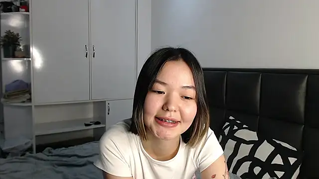 niia mur online show from 02/22/26, 05:55