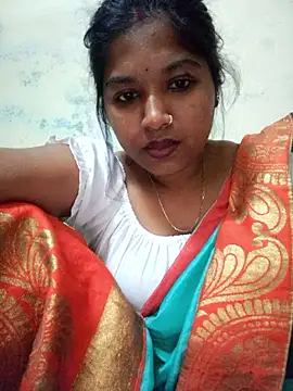 Snapshot of Eashita_01 chatting on 12/21/25, 05:53 Eashita 01 online show from 12/21/25, 05:53