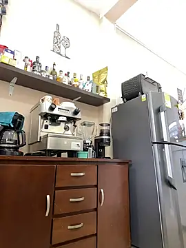 Snapshot of ateneacute chatting on 03/27/26, 02:06 ateneacute online show from 03/27/26, 02:06