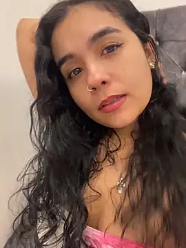 Snapshot of ateneacute chatting on 04/20/26, 04:15 ateneacute online show from 04/20/26, 04:15