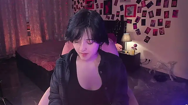 Snapshot of SarahShelby chatting on 03/19/26, 10:41 SarahShelby online show from 03/19/26, 10:41