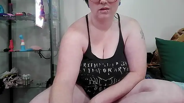 Snapshot of Pupghostt chatting on 01/12/26, 01:38 Pupghostt online show from 01/12/26, 01:38