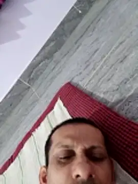 Snapshot of juicy--cock chatting on 05/31/26, 03:52 juicy--cock online show from 05/31/26, 03:52