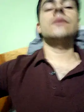 Snapshot of angelm123456 chatting on 12/21/25, 03:02 angelm123456 online show from 12/21/25, 03:02