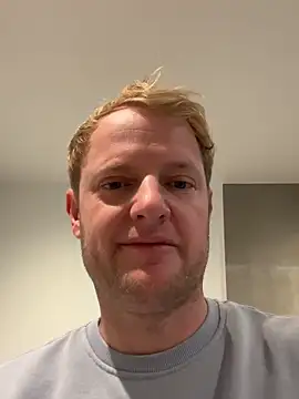 Snapshot of tomte6 chatting on 12/20/25, 10:55 tomte6 online show from 12/20/25, 10:55