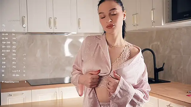 Snapshot of TyraEspina chatting on 01/08/26, 09:17 TyraEspina online show from 01/08/26, 09:17