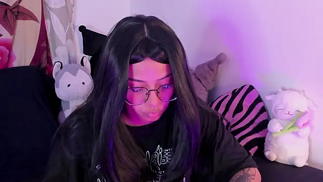 Snapshot of akarineko chatting on 01/19/26, 02:04 akarineko online show from 01/19/26, 02:04