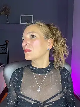 Snapshot of JennaMilf_ chatting on 04/13/26, 07:08 JennaMilf online show from 04/13/26, 07:08