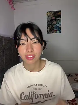 junorise23 online show from 02/17/26, 04:31