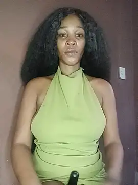Snapshot of DesiredQueen27 chatting on 05/15/26, 02:46 DesiredQueen27 online show from 05/15/26, 02:46