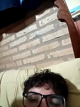 Snapshot of tu_mejor_amiguito chatting on 12/22/25, 05:32 tu mejor amiguito online show from 12/22/25, 05:32