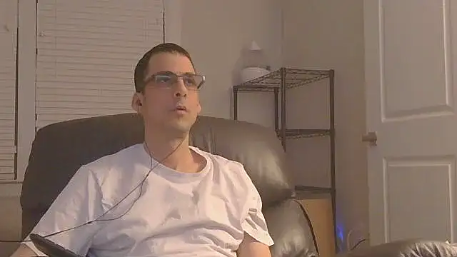 Snapshot of SissyJosh chatting on 12/21/25, 05:25 SissyJosh online show from 12/21/25, 05:25