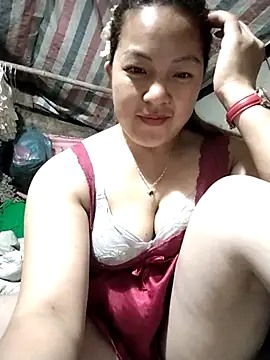 Snapshot of Lucky_cutee chatting on 04/18/26, 12:09 Lucky cutee online show from 04/18/26, 12:09