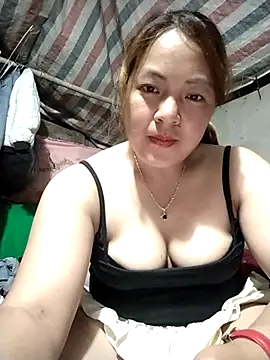 Snapshot of Lucky_cutee chatting on 04/20/26, 01:03 Lucky cutee online show from 04/20/26, 01:03