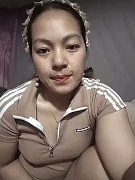 Snapshot of Lucky_cutee chatting on 06/02/26, 12:45 Lucky cutee online show from 06/02/26, 12:45